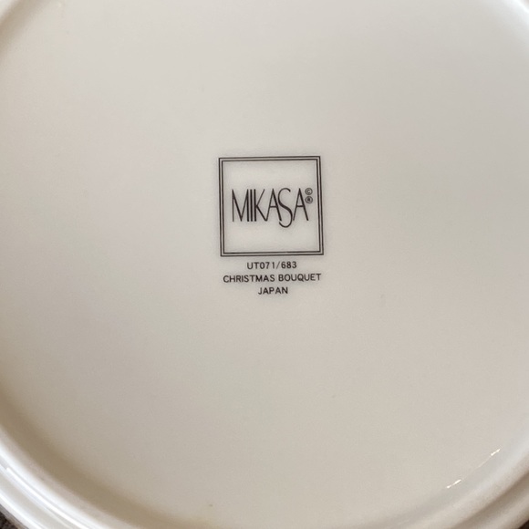 MIKASA| vintage Christmas bouquet porcelain trinket - Picture 5 of 8